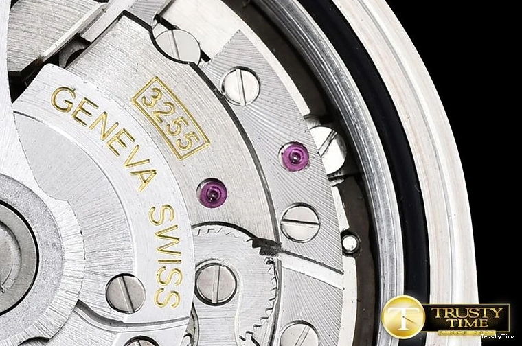 0223 RDD0207F – DayDate Compact 677